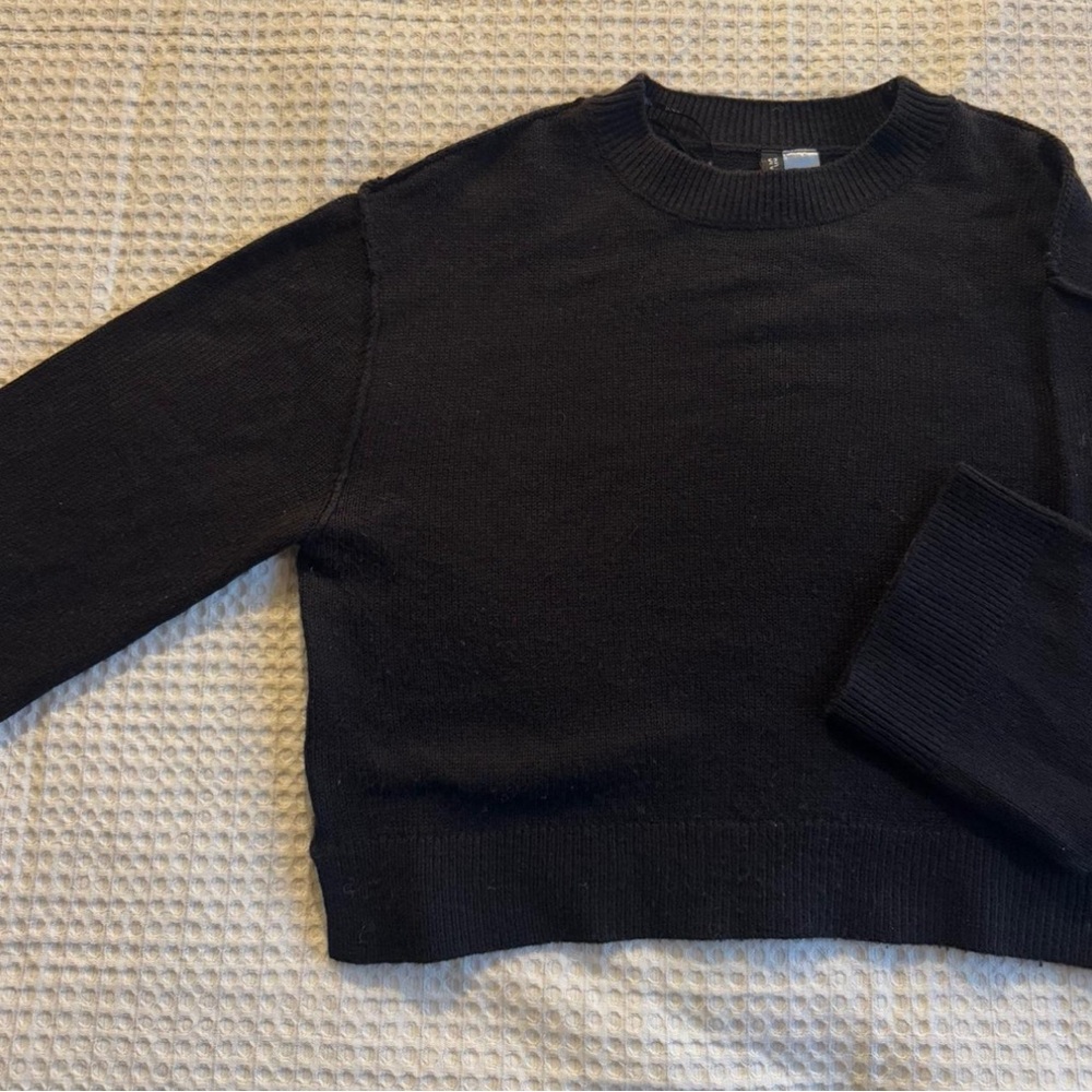 H&M Black Sweater